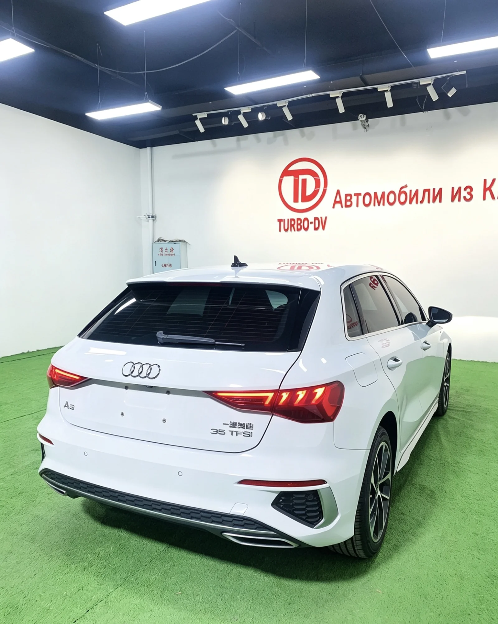 Фото 1 Audi A3 Sportback