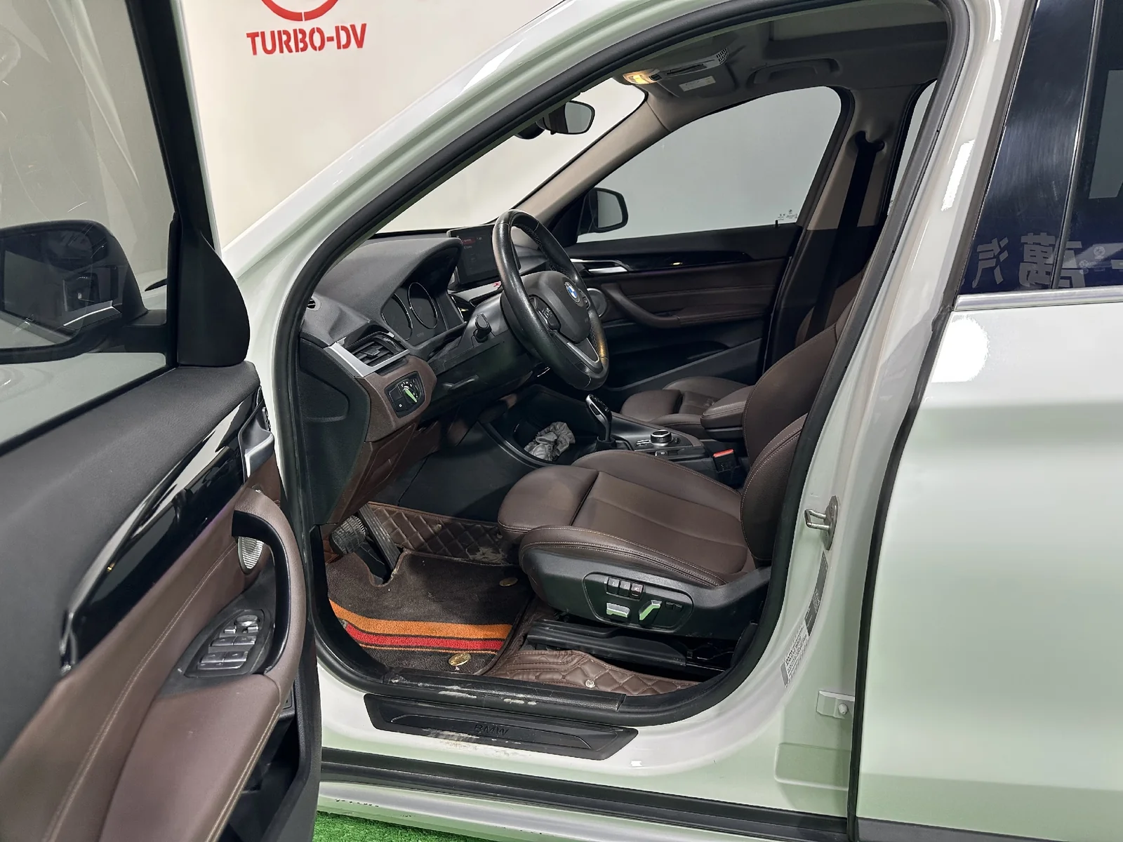 Фото 3 BMW X1