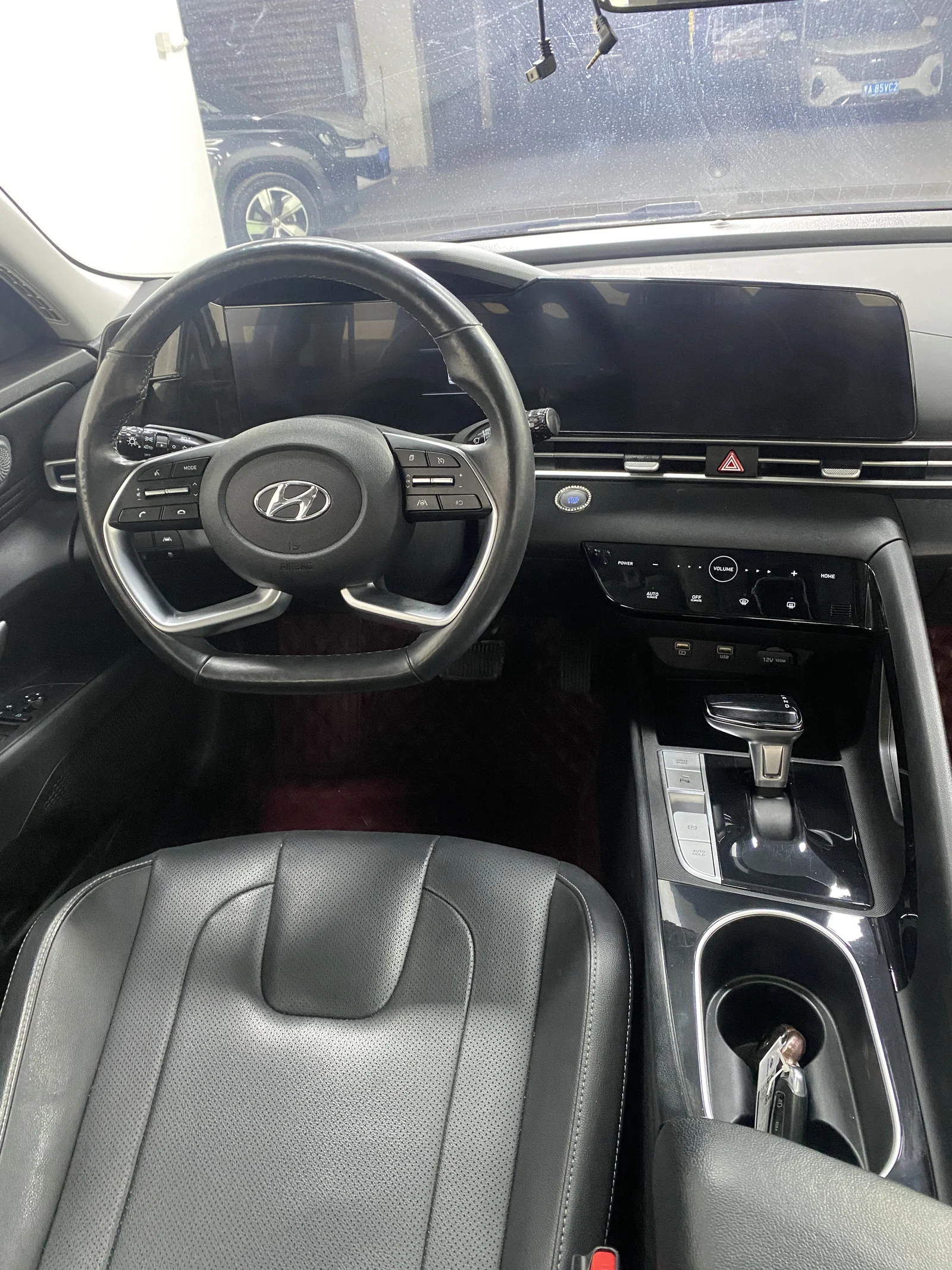 Фото 3 Hyundai Elantra