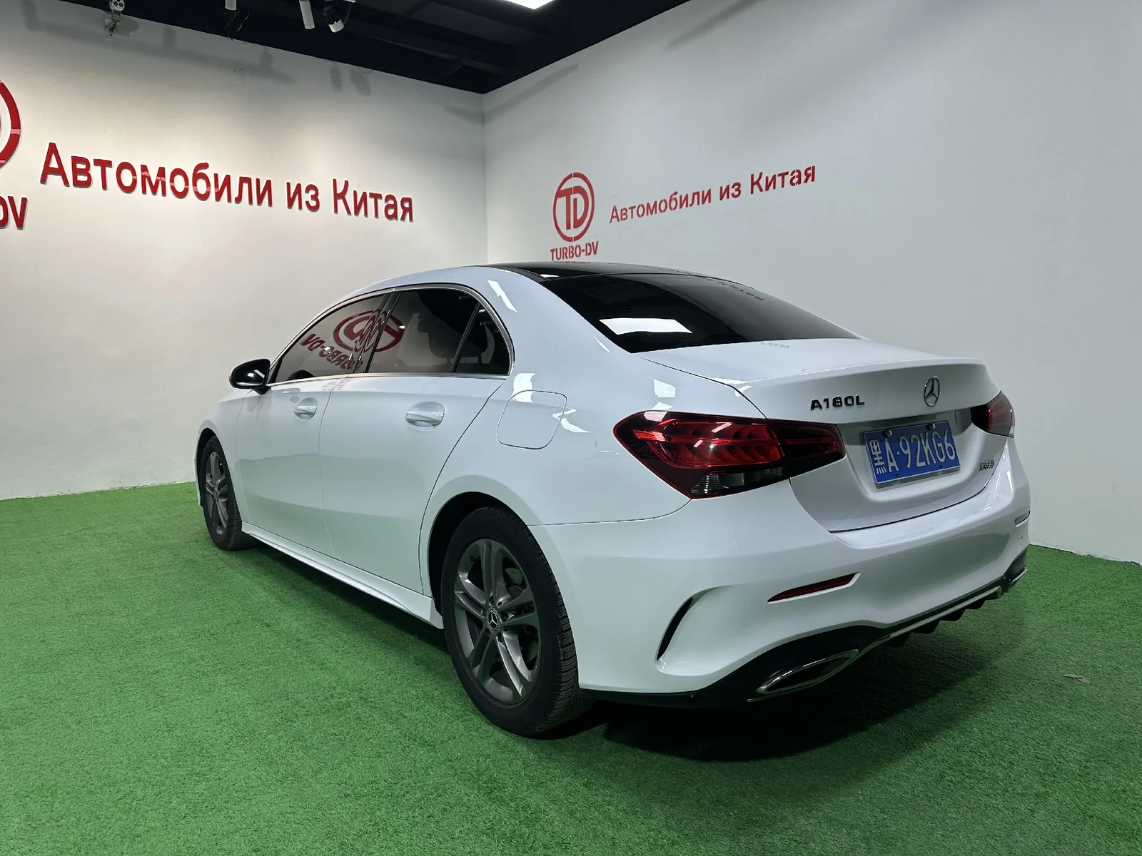 Фото 2 Mercedes-Benz A180L Sport