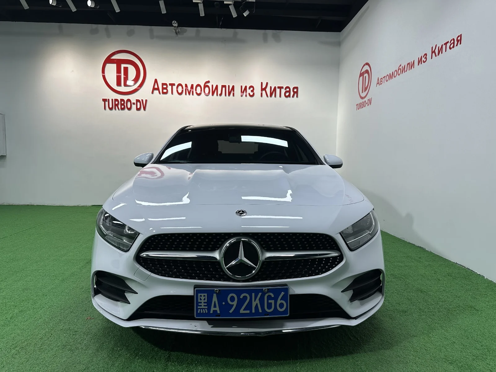 Фото 1 Mercedes-Benz A180L Sport