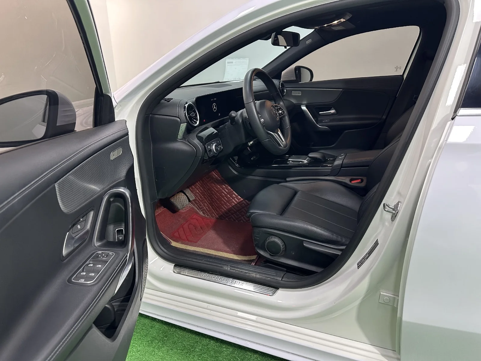 Фото 4 Mercedes-Benz A180L Sport