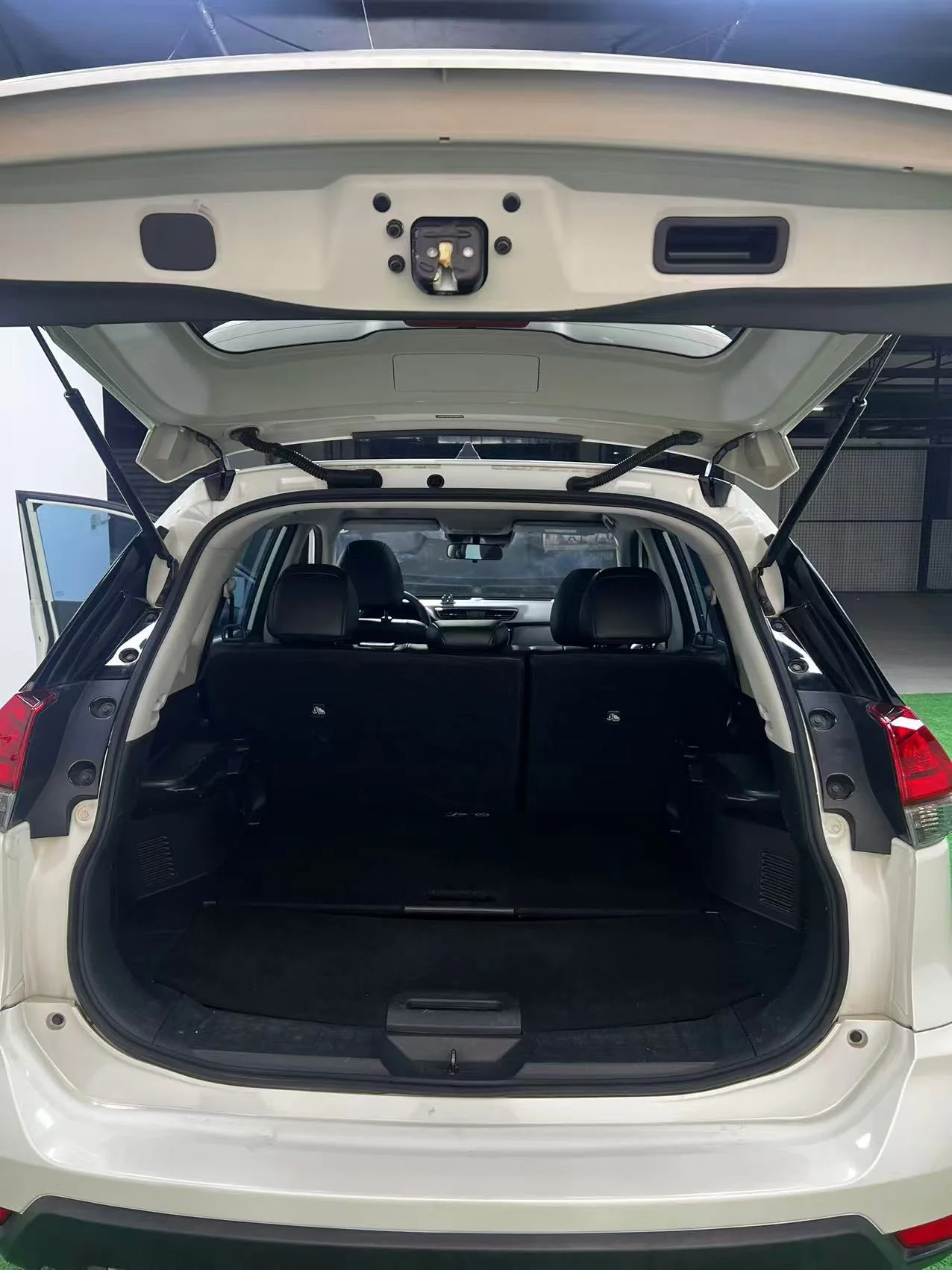 Фото 9 Nissan X-Trail