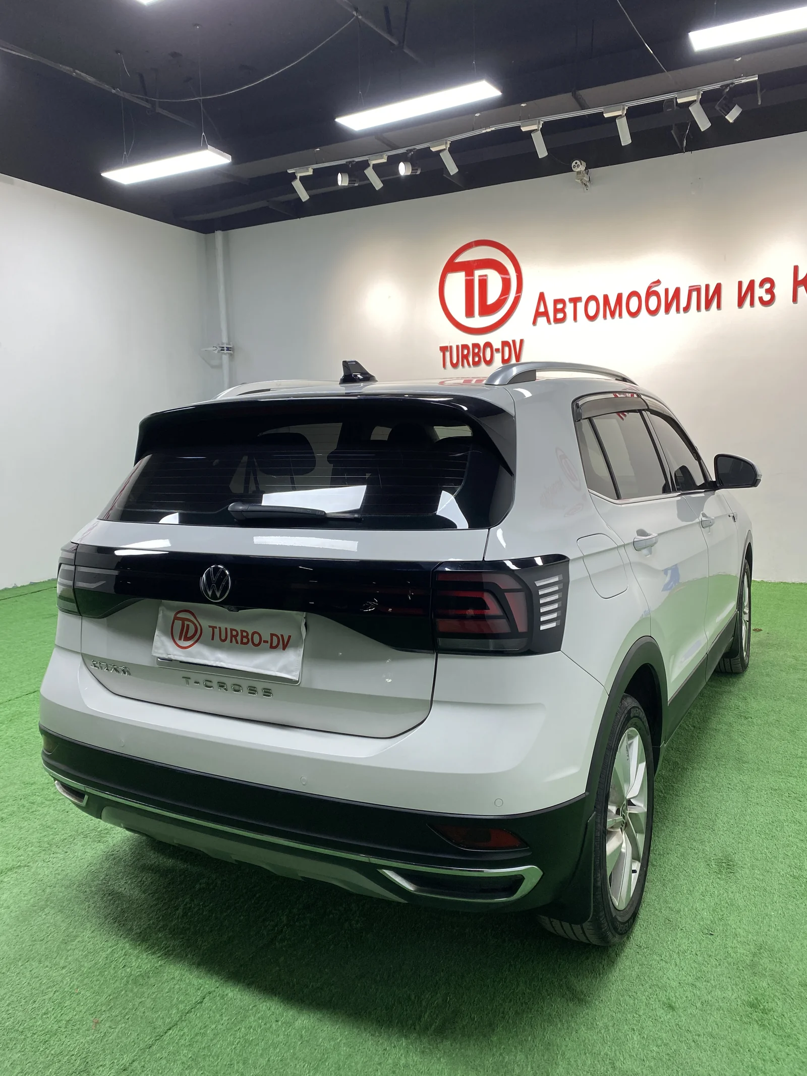 Фото 1 Volkswagen T-Cross