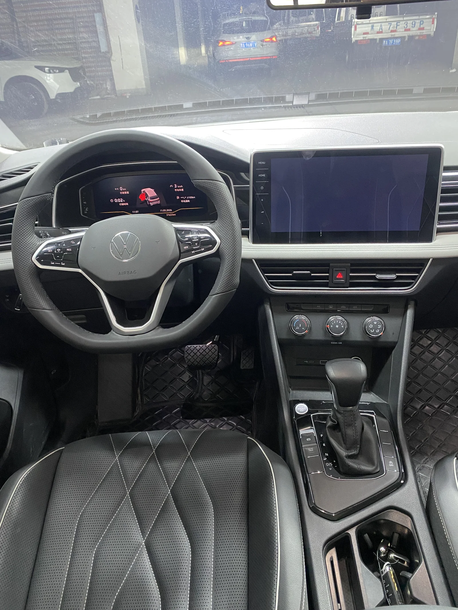 Фото 2 Volkswagen Tiguan L