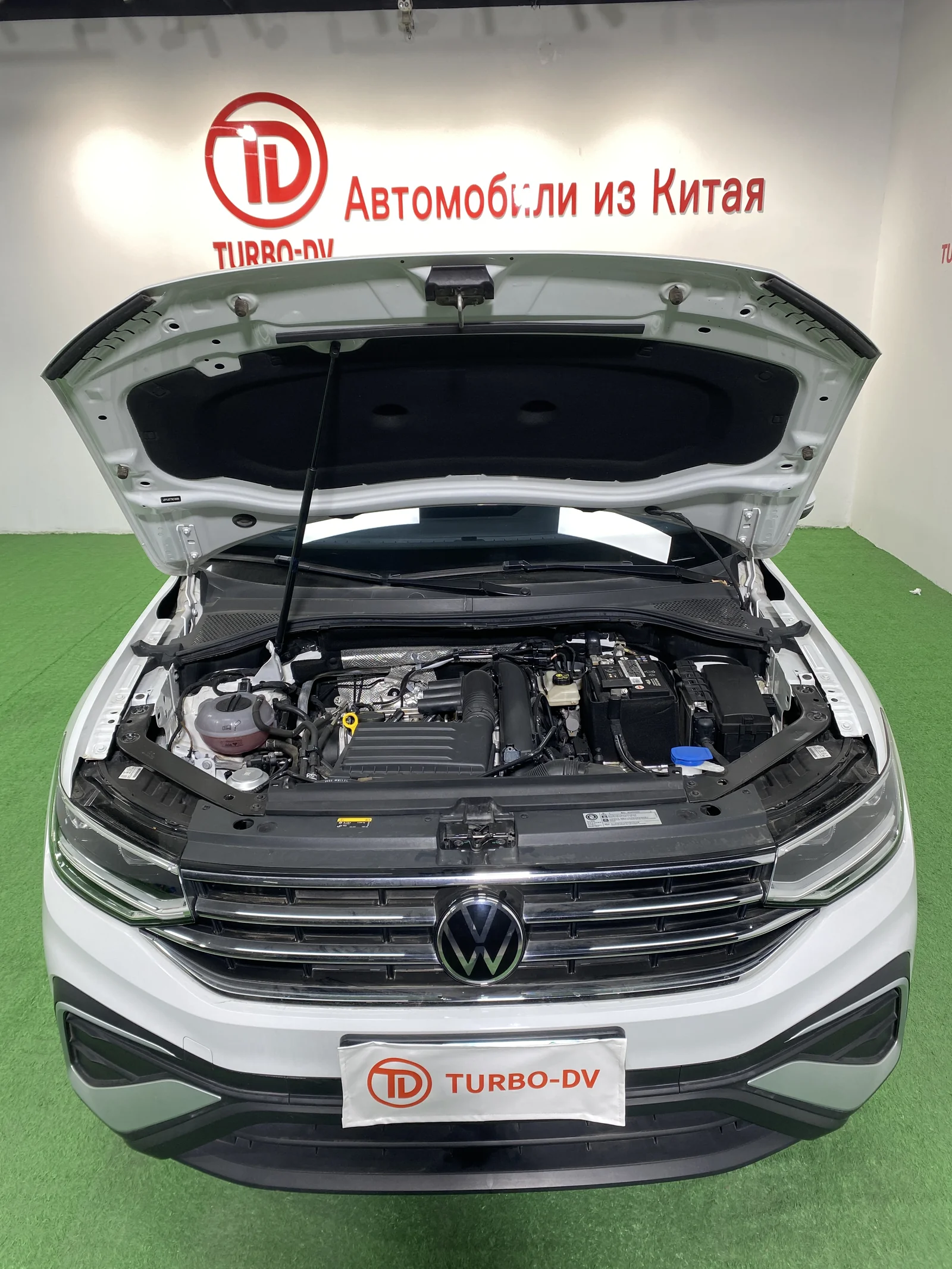 Фото 3 Volkswagen Tiguan L