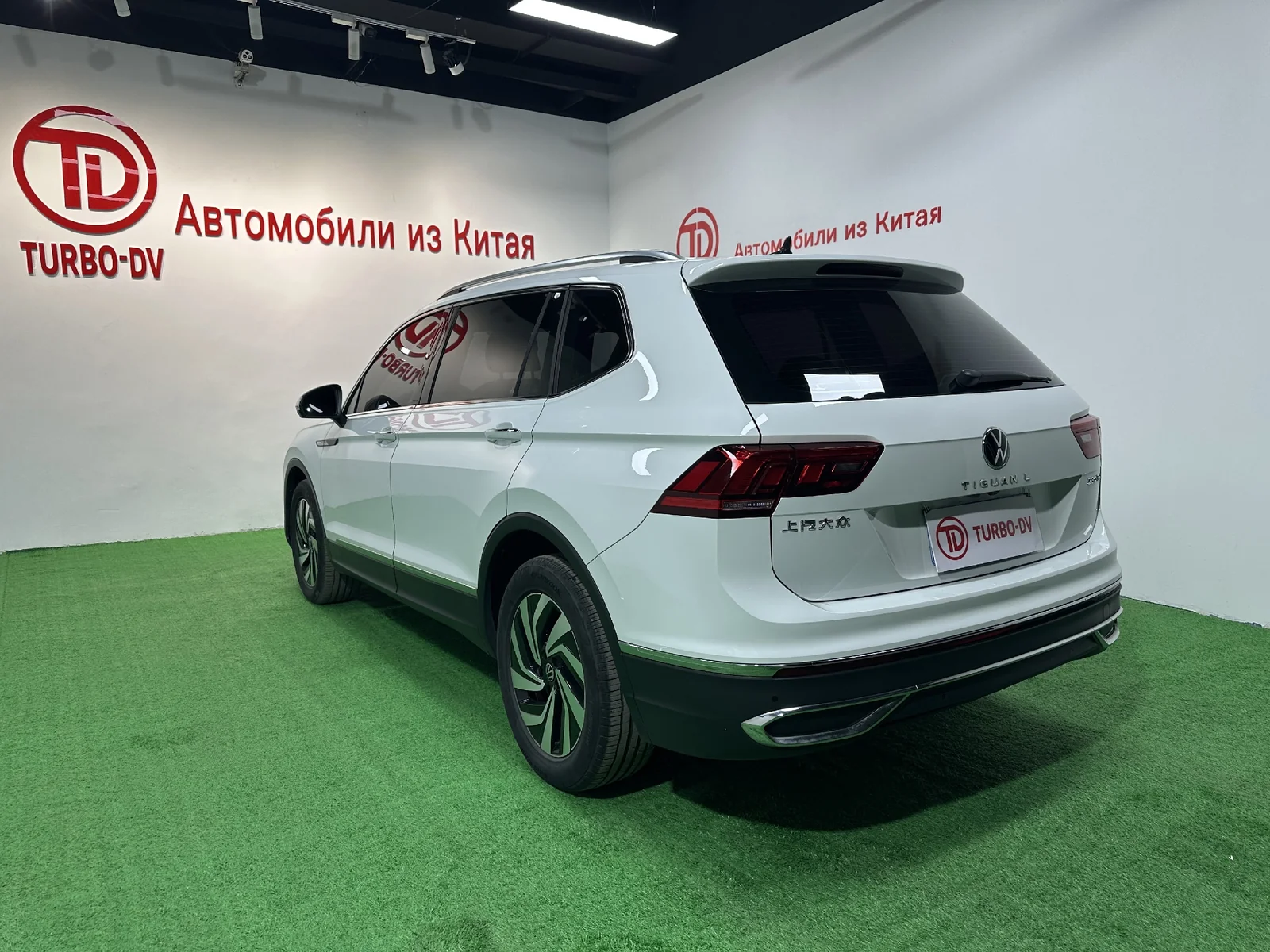 Фото 3 Volkswagen Tiguan L