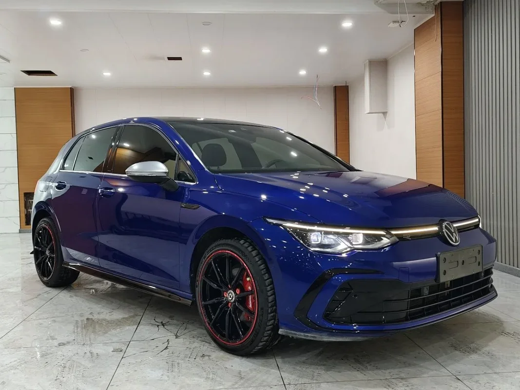 VOLKSWAGEN Golf R-Line (апрель 2021)